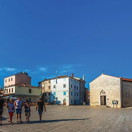 Σπίτι διακοπών Awesome In Valbandon Valbandon