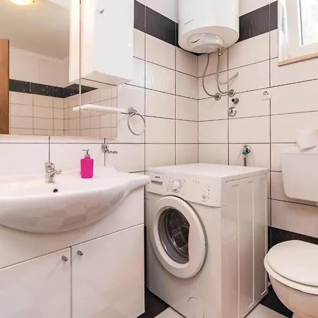 Awesome In Valbandon 度假居 Valbandon