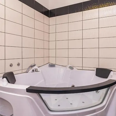 Awesome In Valbandon 度假居 Valbandon