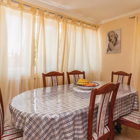 Awesome In Valbandon * Valbandon